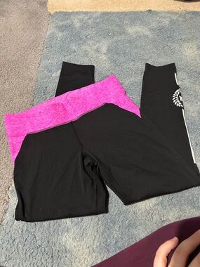 Black VS PINK Yoga Leggings